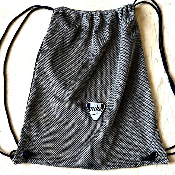 VTG Nike Black Gold Mesh Bag Gym Cinch Sack Drawstring Stadium College NFL - Picture 1 of 6